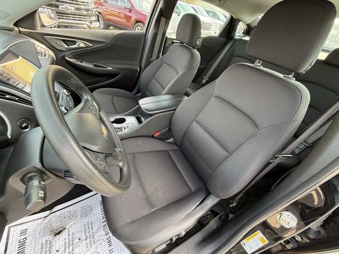 Used 2025 Chevrolet Malibu LT image 11