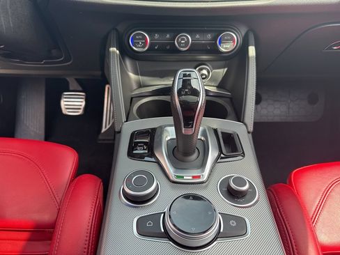 Used 2023 Alfa Romeo Stelvio Veloce AWD/4WD image 44