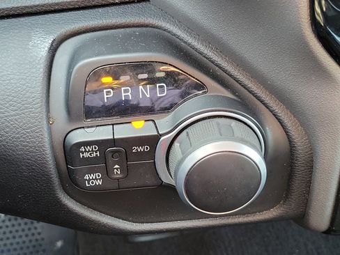 Used 2024 RAM 2500 Big Horn w/ Safety Group image 18