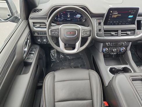 Used 2024 GMC Yukon SLT image 12
