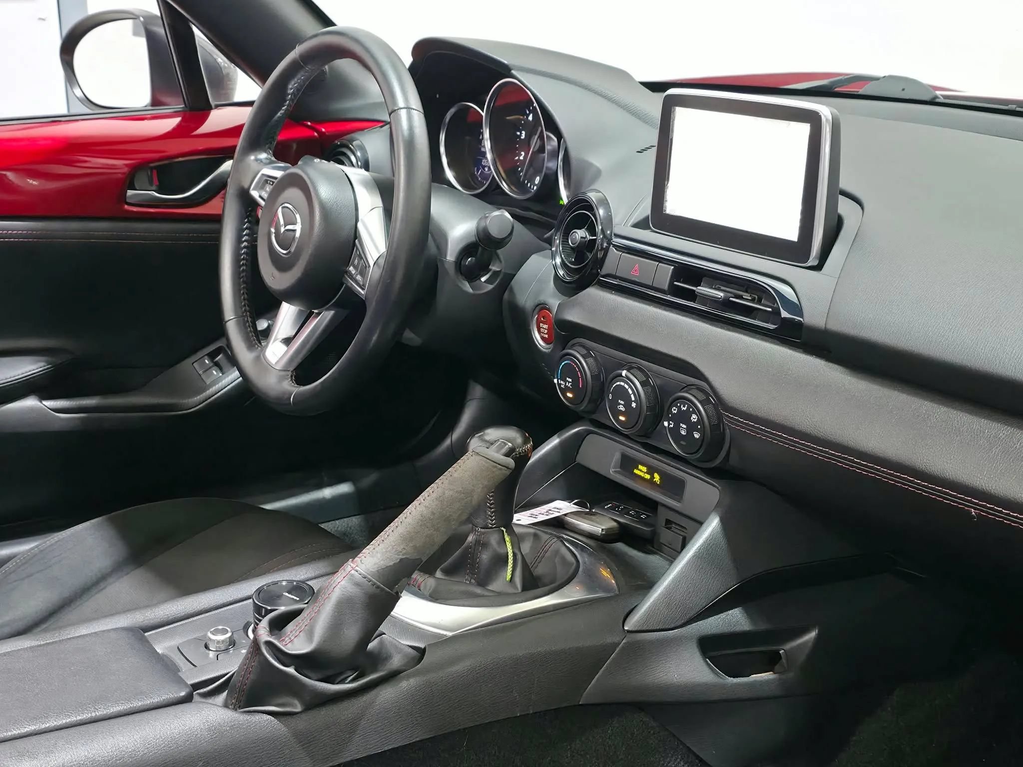 Used 2016 MAZDA MX-5 Miata Club w/ Brembo/BBS Package RWD image 13