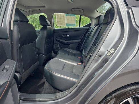 Used 2022 Nissan Sentra SR w/ SR Premium Package FWD image 15