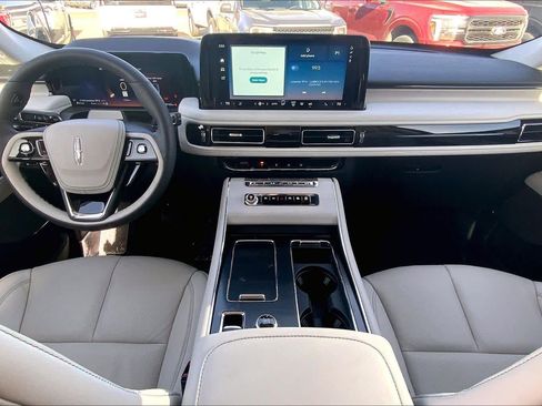 New 2026 Lincoln Aviator Reserve image 5