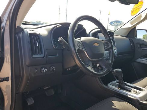 Used 2021 Chevrolet Colorado LT w/ LT Convenience Package AWD/4WD image 17