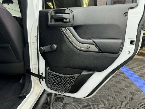 Used 2014 Jeep Wrangler Unlimited Sport w/ Connectivity Group image 7