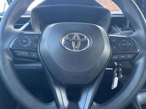 Used 2025 Toyota Corolla LE image 27