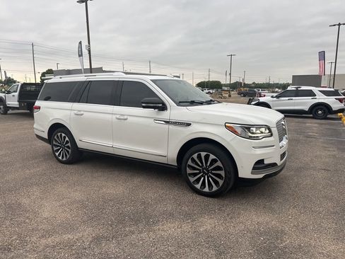 Used 2024 Lincoln Navigator L Reserve AWD/4WD image 15