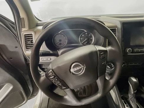 Used 2022 Nissan Frontier SV AWD/4WD image 12