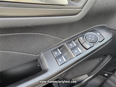 New 2025 Ford Escape SE image 24