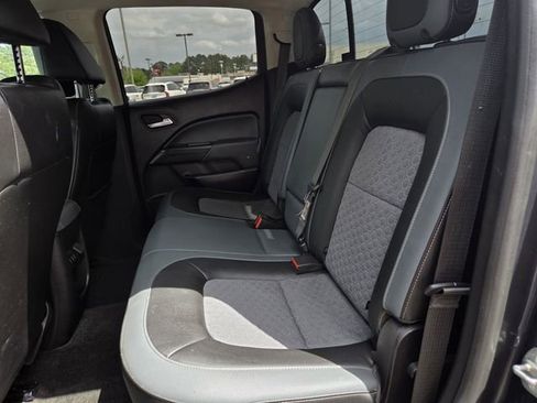 Used 2018 Chevrolet Colorado Z71 AWD/4WD image 16