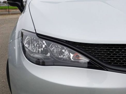 New 2026 Chrysler Voyager LX image 5