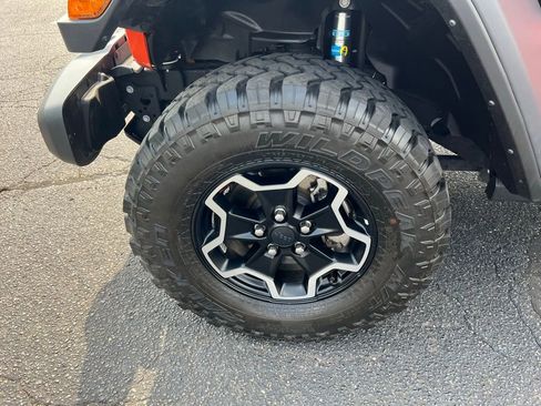 Used 2023 Jeep Gladiator Rubicon w/ Cold Weather Group AWD/4WD image 12