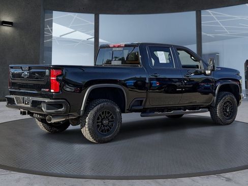 Used 2026 Chevrolet Silverado 2500 ZR2 w/ LPO, Dark Essentials Package AWD/4WD image 6