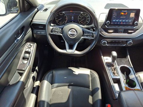 Used 2024 Nissan Altima 2.5 SR FWD image 12