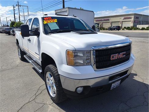 Used 2011 GMC Sierra 2500 SLE w/ SLE Preferred Package image 2