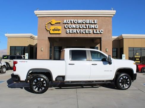 Used 2020 Chevrolet Silverado 2500 Custom w/ Custom Value Package image 7