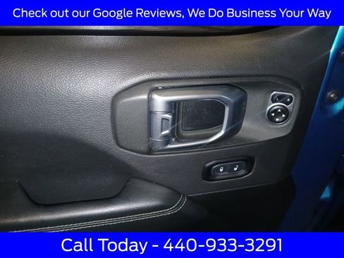 Used 2020 Jeep Wrangler Unlimited Sahara image 30