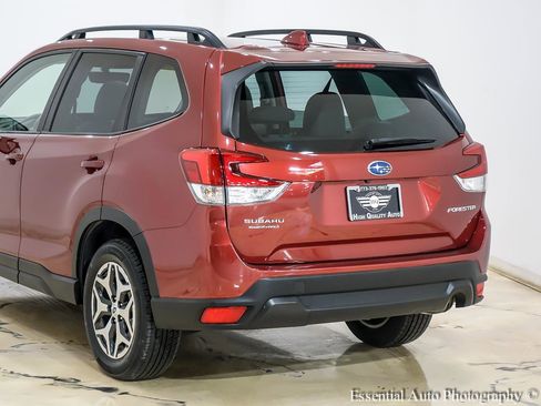 Used 2023 Subaru Forester Premium AWD/4WD image 9