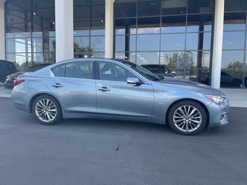 Used 2018 INFINITI Q50 Luxe RWD image 3
