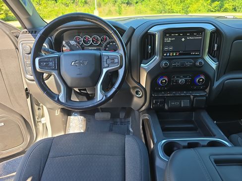 Used 2020 Chevrolet Silverado 1500 RST AWD/4WD image 17