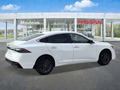 New 2027 Nissan Sentra SV w/ Floor Mat Package FWD image 5