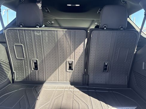 New 2026 Chevrolet Tahoe High Country AWD/4WD image 28