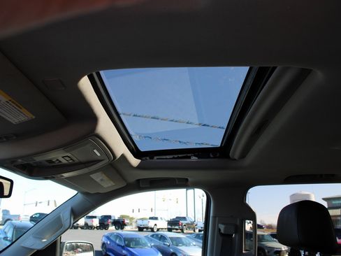 Used 2017 GMC Sierra 1500 SLT image 12