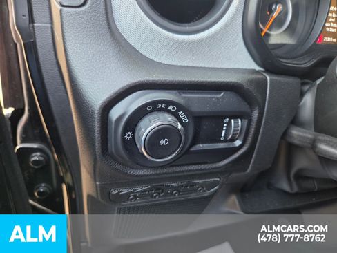 Used 2025 Jeep Wrangler Unlimited Sport AWD/4WD image 25