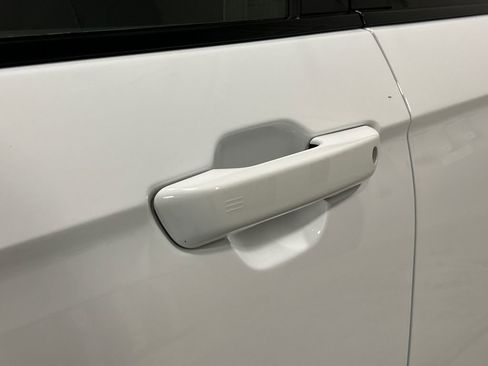 Used 2022 Jeep Grand Cherokee L Laredo w/ Luxury Tech Group I image 13