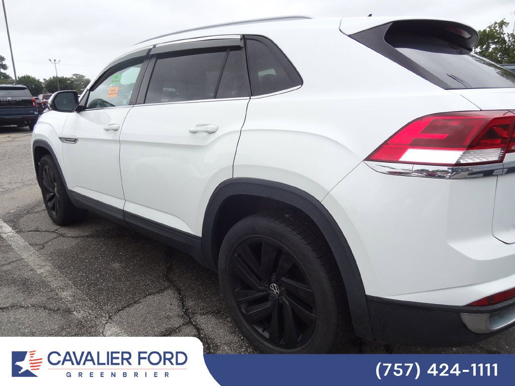 Used 2022 Volkswagen Atlas Cross Sport SE AWD/4WD image 4