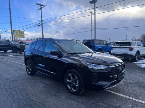 Used 2023 Ford Escape ST-Line w/ Tech Pack #1 image 9