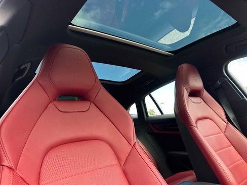 Certified 2025 Porsche Panamera image 15