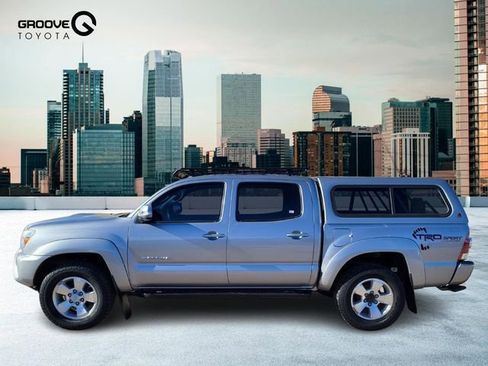 Used 2015 Toyota Tacoma 4x4 Double Cab image 2