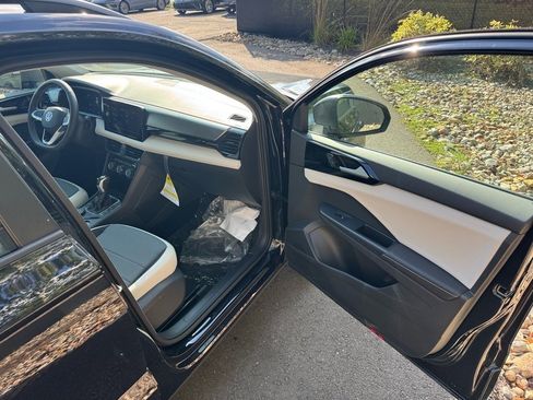 New 2025 Volkswagen Taos S image 11