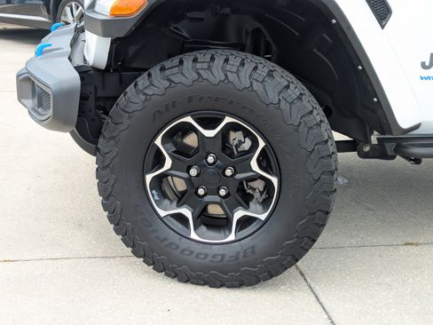 Used 2021 Jeep Wrangler Unlimited Rubicon 4xe w/ Safety Group AWD/4WD image 37
