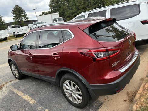 Used 2022 Nissan Rogue Sport SV FWD image 6