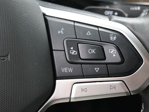 Used 2025 Volkswagen Atlas SE AWD/4WD image 18