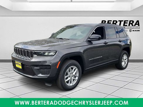 New 2025 Jeep Grand Cherokee 4WD image 2