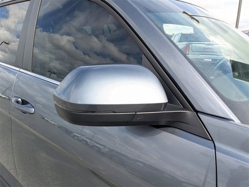 Used 2023 Volkswagen Atlas SE w/ Panoramic Sunroof Package image 12