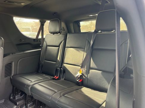 Used 2022 Chevrolet Suburban Premier w/ Premium Package image 21