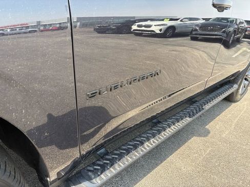 Used 2024 Chevrolet Suburban Z71 w/ Luxury Package image 7