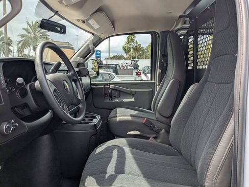 Used 2023 Chevrolet Express 2500 w/ Driver Convenience Package image 18