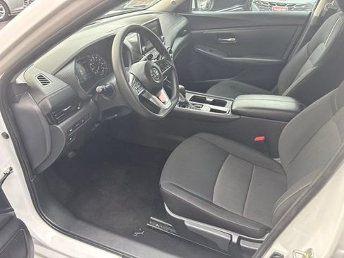 Used 2025 Nissan Sentra SV FWD image 16
