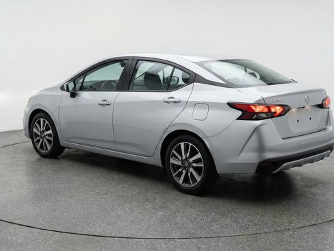 Used 2025 Nissan Versa SV image 6