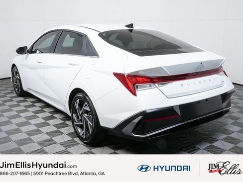 Certified 2025 Hyundai Elantra Limited image 28