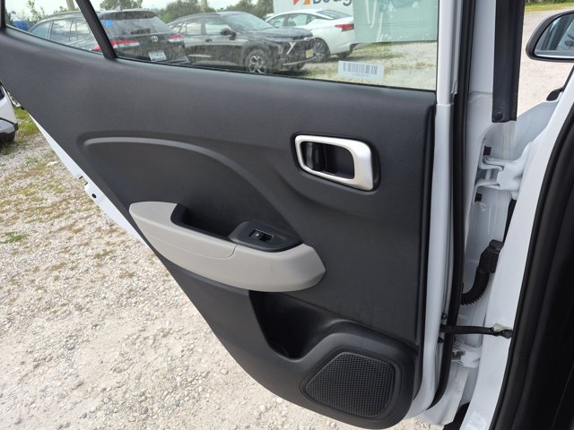 Used 2025 Hyundai Venue SEL FWD image 23