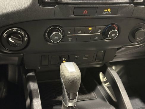 Certified 2022 Nissan Frontier SV w/ Technology Package image 15