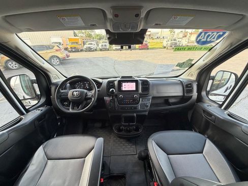 Used 2024 RAM ProMaster 2500 w/ Convenience Group FWD image 13