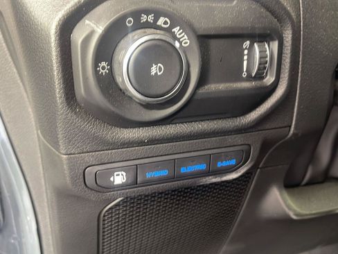 Used 2024 Jeep Wrangler Unlimited AWD/4WD image 15