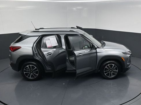 Used 2025 Chevrolet TrailBlazer LT FWD image 22